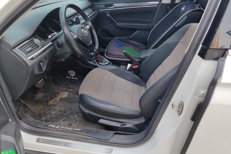 Used Volkswagen C-TREK 2018 1.5L Automatic Comfort Model Left Front Seat