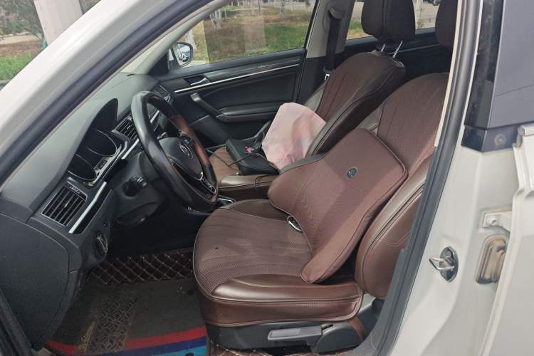 Used Volkswagen C-TREK 2018 230TSI DSG Comfort Model Left Front Seat