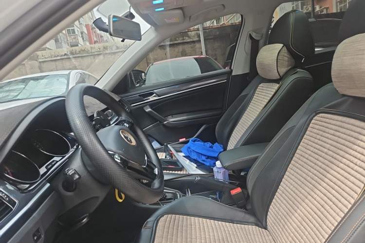 Used Volkswagen C-TREK 2018 1.5L Automatic Comfort Model Left Front Seat