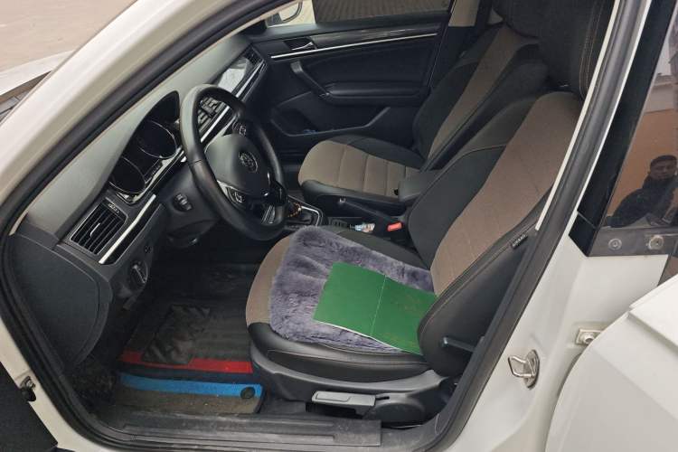 Used Volkswagen C-TREK 2018 230TSI DSG Comfort Model Left Front Seat