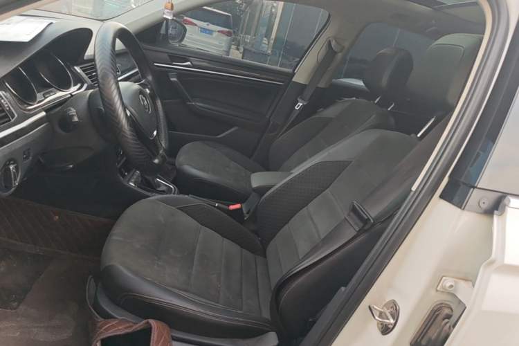 Used Volkswagen C-TREK 2018 230TSI DSG Luxury Version Left Front Seat
