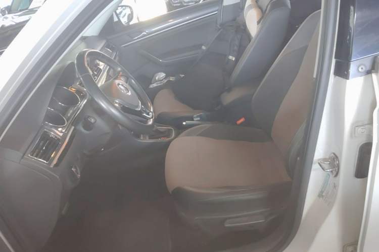 Used Volkswagen C-TREK 2018 230TSI DSG Comfort Model Left Front Seat