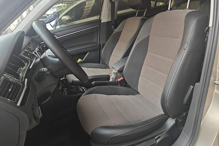 Used Volkswagen C-TREK 2018 230TSI DSG Comfort Model Left Front Seat