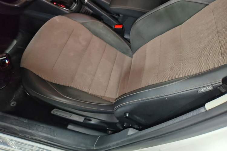 Used Volkswagen C-TREK 2018 230TSI DSG Comfort Model Left Front Seat