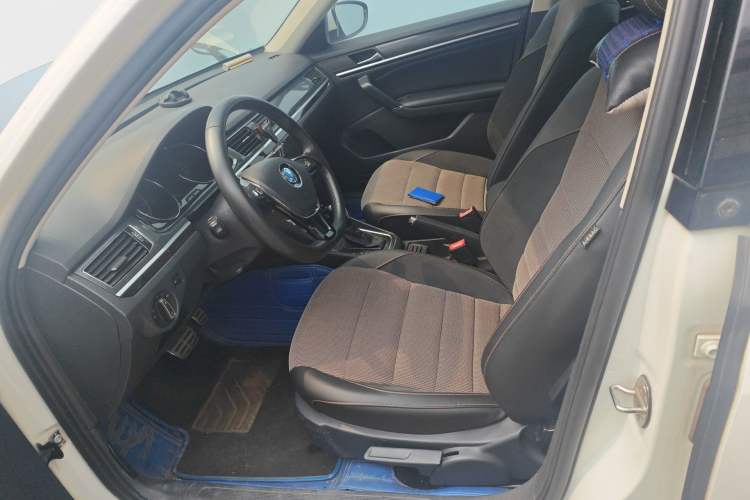 Used Volkswagen C-TREK 2018 1.5L Automatic Comfort Model Left Front Seat