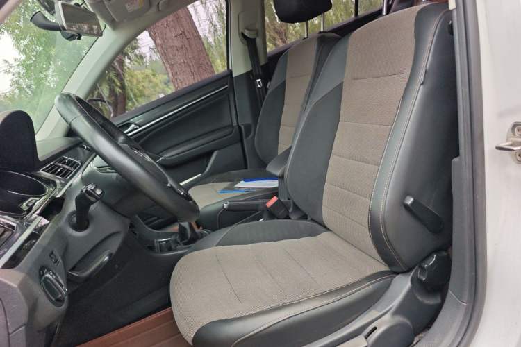 Used Volkswagen C-TREK 2018 1.5L Manual Comfort Model Left Front Seat