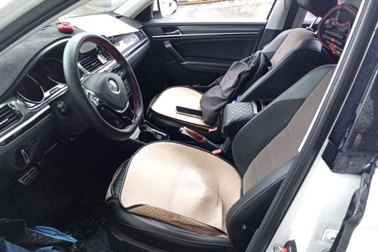 Used Volkswagen C-TREK 2018 1.5L Automatic Comfort Model Left Front Seat