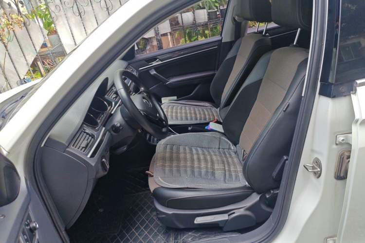 Used Volkswagen C-TREK 2018 230TSI DSG Comfort Model Left Front Seat