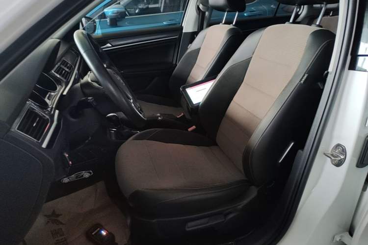 Used Volkswagen C-TREK 2018 1.5L Automatic Comfort Model Left Front Seat