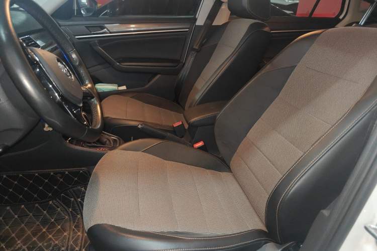 Used Volkswagen C-TREK 2018 1.5L Automatic Comfort Model Left Front Seat