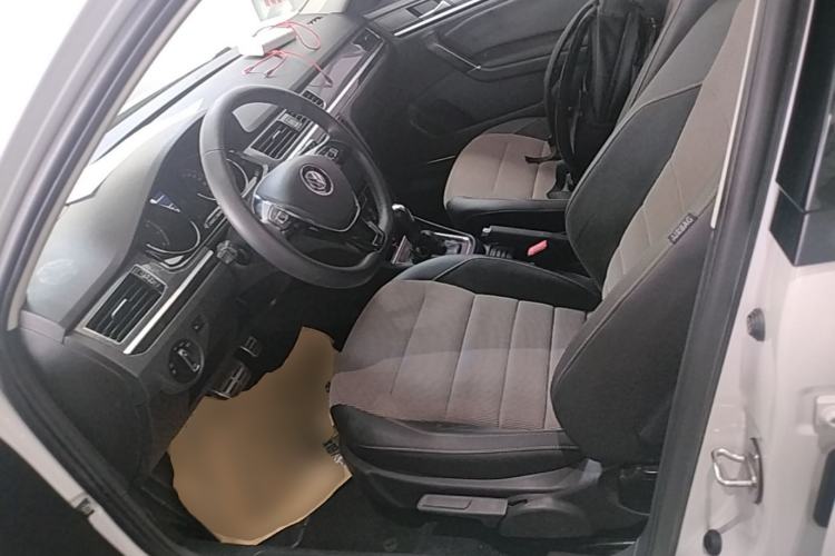 Used Volkswagen C-TREK 2018 230TSI DSG Comfort Model Left Front Seat
