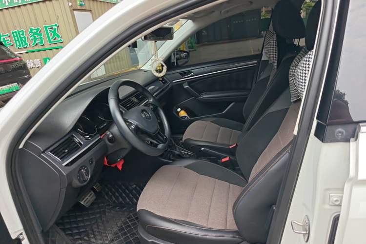 Used Volkswagen C-TREK 2018 230TSI DSG Comfort Model Left Front Seat