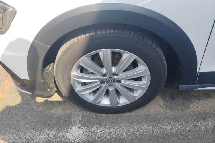 Used Volkswagen C-TREK 2018 1.5L Automatic Fashion Model Left Front Wheel Hub