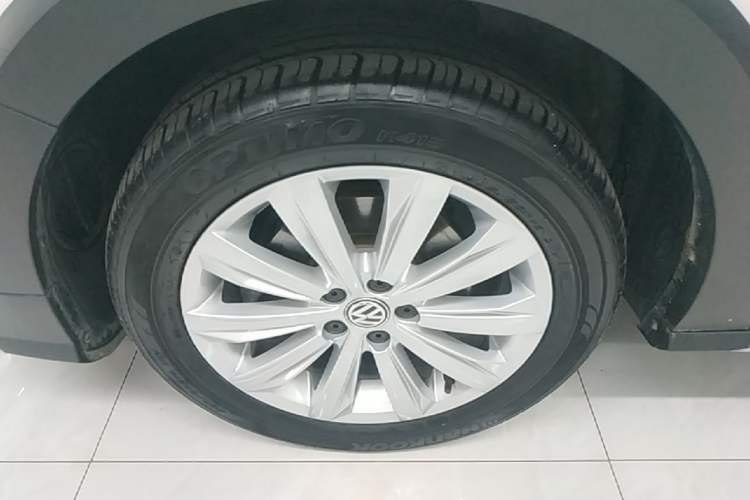 Used Volkswagen C-TREK 2018 1.5L Automatic Fashion Model Left Front Wheel Hub
