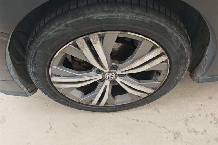 Used Volkswagen C-TREK 2018 230TSI DSG Luxury Version Left Front Wheel Hub