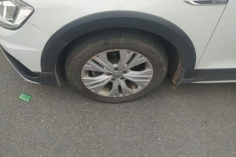 Used Volkswagen C-TREK 2018 1.5L Automatic Comfort Model Left Front Wheel Hub