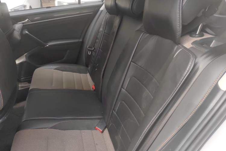 Used Volkswagen C-TREK 2018 230TSI DSG Comfort Model Left Rear Seat