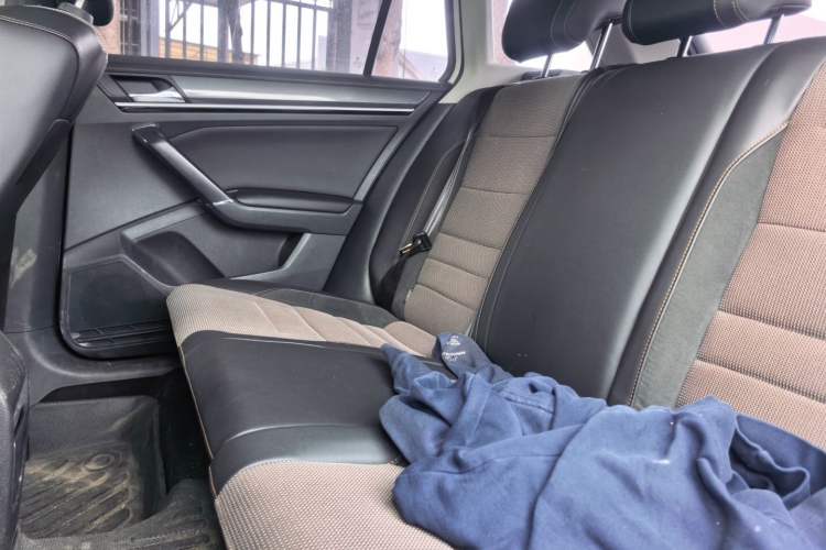 Used Volkswagen C-TREK 2018 230TSI DSG Comfort Model Left Rear Seat
