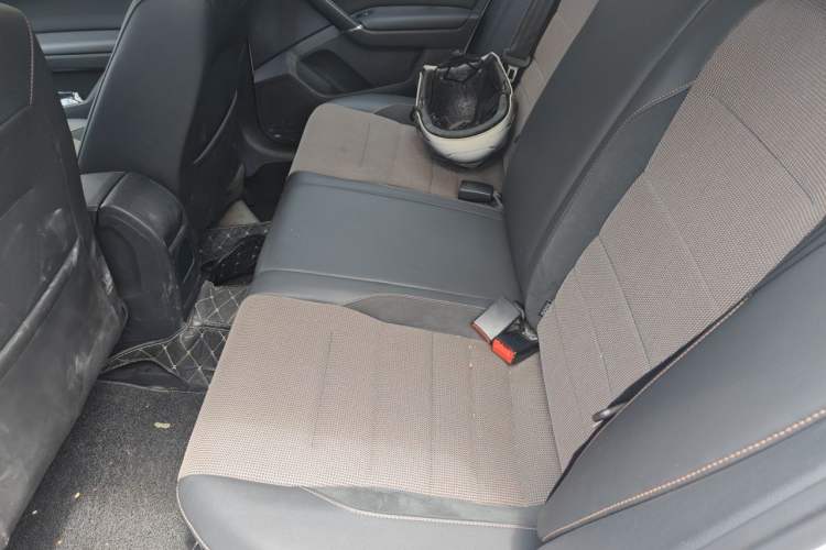 Used Volkswagen C-TREK 2018 230TSI DSG Comfort Model Left Rear Seat