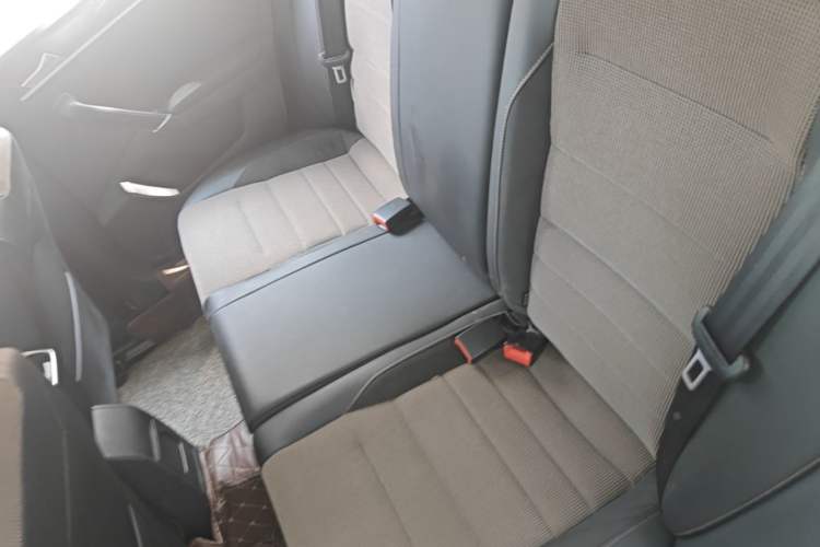 Used Volkswagen C-TREK 2018 230TSI DSG Comfort Model Left Rear Seat
