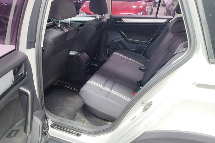 Used Volkswagen C-TREK 2018 1.5L Automatic Fashion Model Left Rear Seat