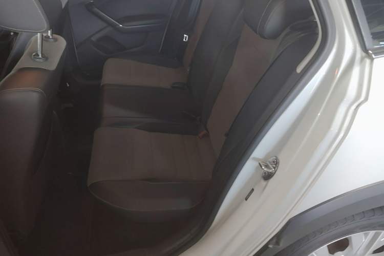 Used Volkswagen C-TREK 2018 230TSI DSG Comfort Model Left Rear Seat
