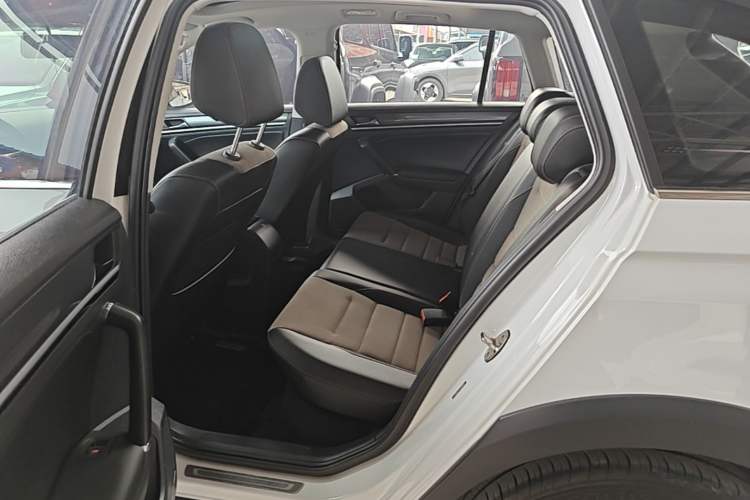 Used Volkswagen C-TREK 2018 230TSI DSG Comfort Model Left Rear Seat