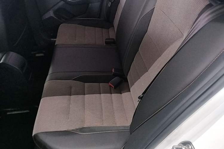 Used Volkswagen C-TREK 2018 230TSI DSG Comfort Model Left Rear Seat