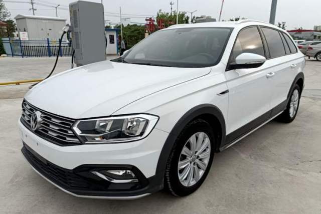 Used Volkswagen C-TREK 2018 1.5L Automatic Fashion Model