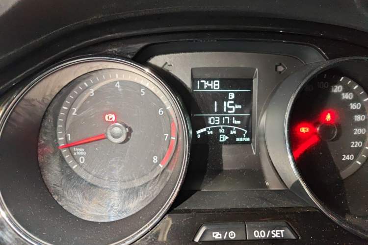 Used Volkswagen C-TREK 2018 1.5L Manual Comfort Model Odometer Close Up