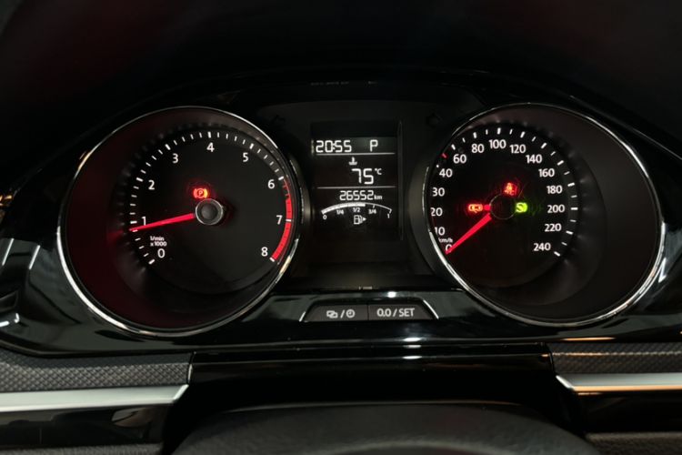 Used Volkswagen C-TREK 2018 1.5L Automatic Comfort Model Odometer Close Up