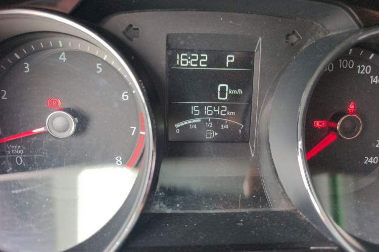 Used Volkswagen C-TREK 2018 230TSI DSG Comfort Model Odometer Close Up