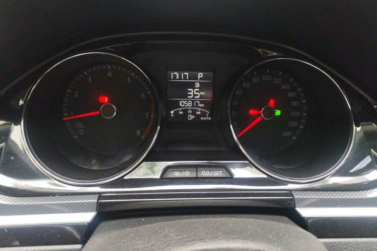 Used Volkswagen C-TREK 2018 1.5L Automatic Comfort Model Odometer Close Up