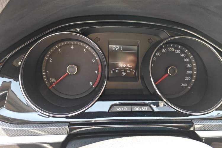 Used Volkswagen C-TREK 2018 1.5L Automatic Comfort Model Odometer Close Up