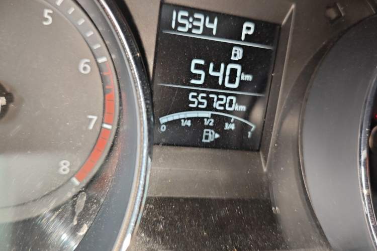 Used Volkswagen C-TREK 2018 230TSI DSG Comfort Model Odometer Close Up