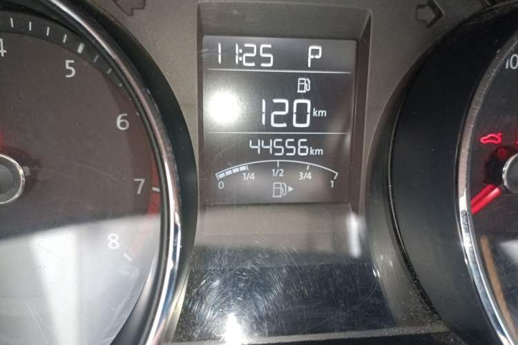 Used Volkswagen C-TREK 2018 1.5L Automatic Comfort Model Odometer Close Up