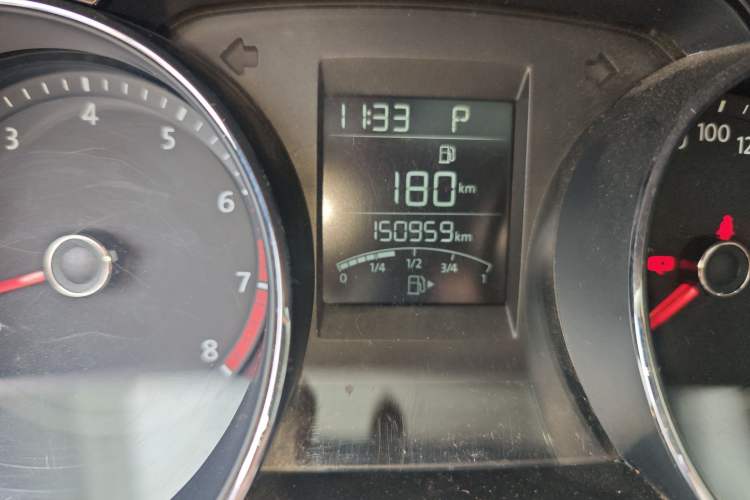 Used Volkswagen C-TREK 2018 230TSI DSG Comfort Model Odometer Close Up
