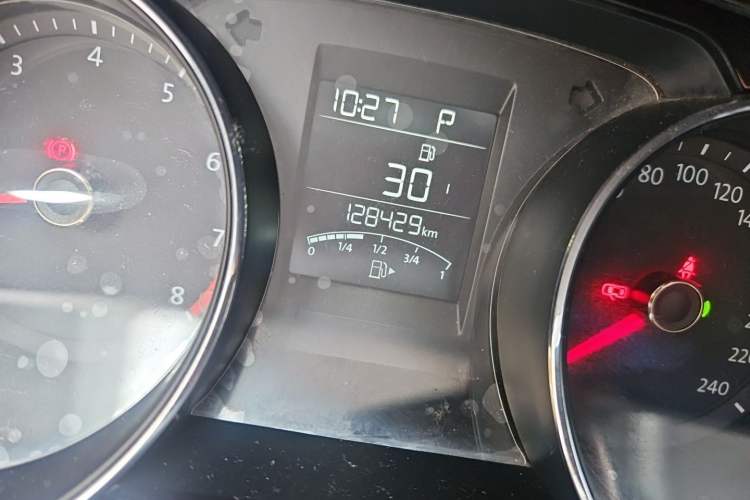 Used Volkswagen C-TREK 2018 1.5L Automatic Comfort Model Odometer Close Up