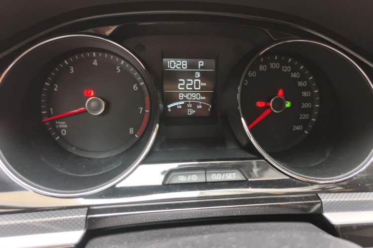 Used Volkswagen C-TREK 2018 1.5L Automatic Comfort Model Odometer Close Up