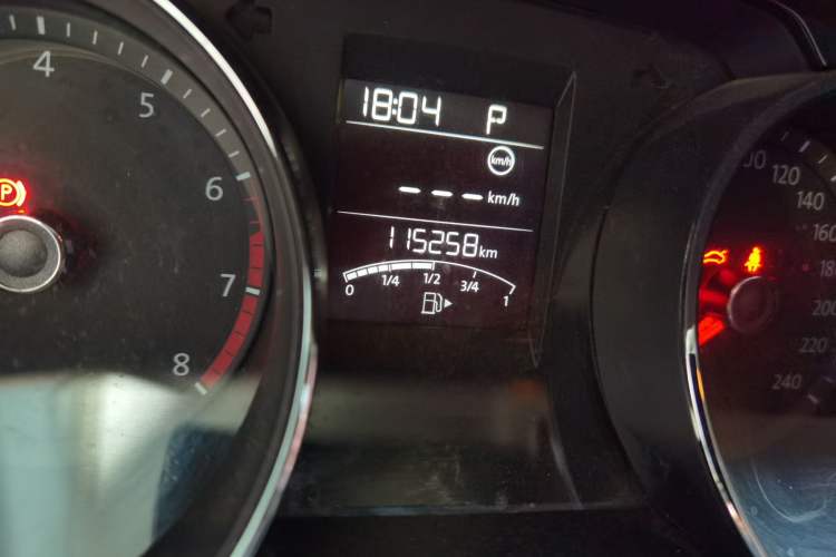 Used Volkswagen C-TREK 2018 230TSI DSG Comfort Model Odometer Close Up