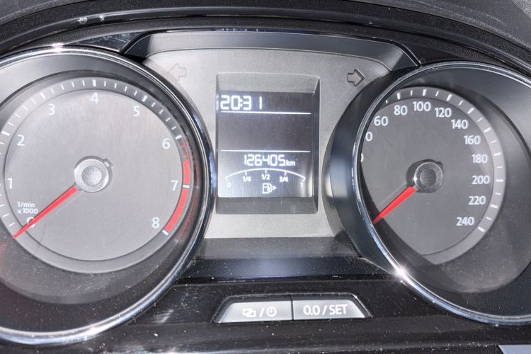 Used Volkswagen C-TREK 2018 1.5L Automatic Comfort Model Odometer Close Up