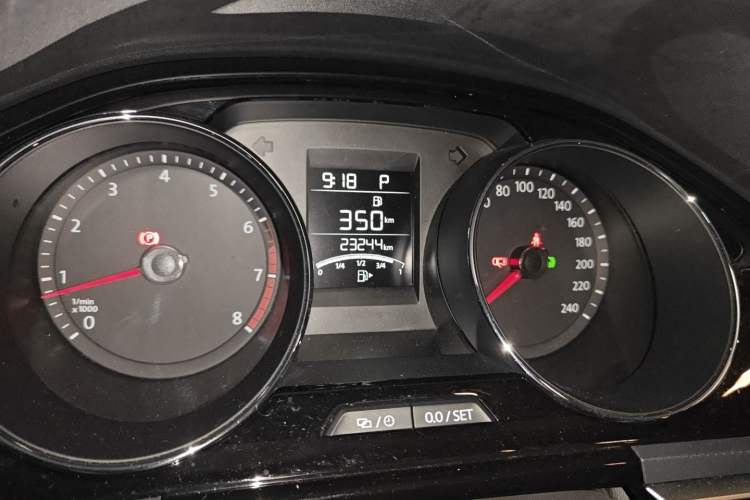 Used Volkswagen C-TREK 2018 1.5L Automatic Comfort Model Odometer Close Up