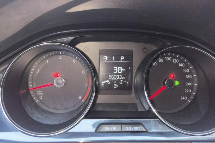 Used Volkswagen C-TREK 2018 1.5L Automatic Comfort Model Odometer Close Up