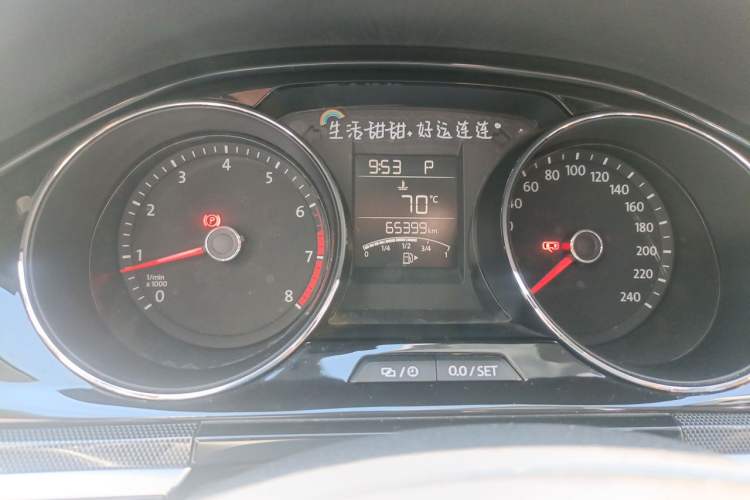 Used Volkswagen C-TREK 2018 230TSI DSG Luxury Version Odometer Close Up