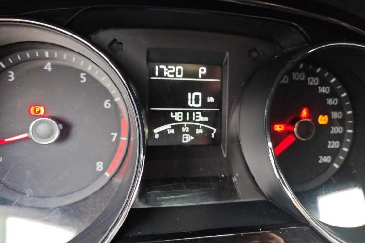 Used Volkswagen C-TREK 2018 1.5L Automatic Comfort Model Odometer Close Up