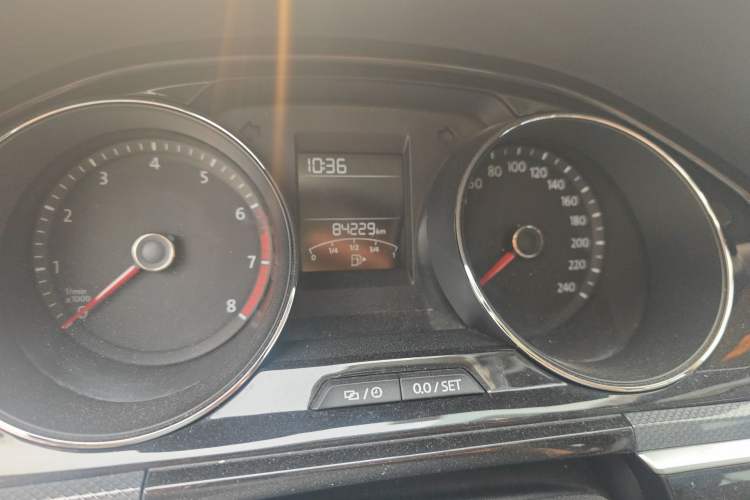 Used Volkswagen C-TREK 2018 1.5L Automatic Comfort Model Odometer Close Up