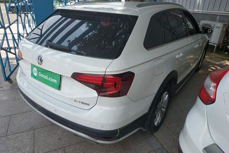 Used Volkswagen C-TREK 2018 1.5L Automatic Comfort Model Rear Right 45 Deg