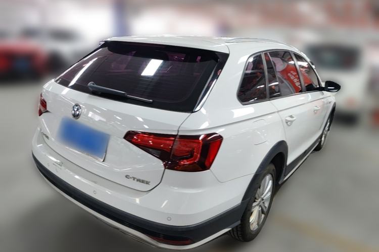 Used Volkswagen C-TREK 2018 1.5L Automatic Fashion Model Rear Right 45 Deg