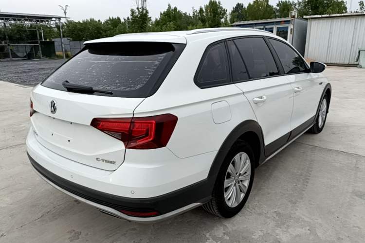 Used Volkswagen C-TREK 2018 1.5L Automatic Fashion Model Rear Right 45 Deg