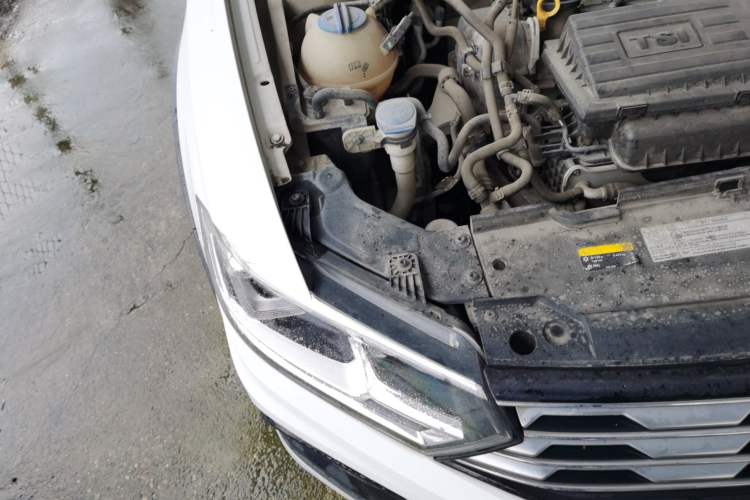 Used Volkswagen C-TREK 2018 230TSI DSG Comfort Model Right Front Headlight